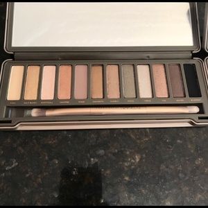 AUTHENTIC URBAN DECAY NAKED 2 Palette NEW w/box